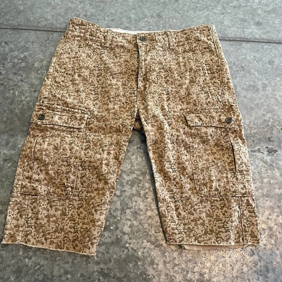 Levi's Camo Cargo Shorts 90s Y2K Cut Off Tan Brown White Tab Logo Mens 32 - Picture 1 of 13